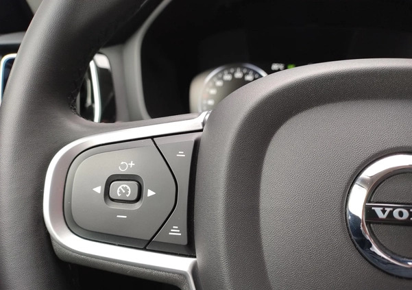 Volvo V60 cena 139900 przebieg: 24387, rok produkcji 2021 z Łomianki małe 667